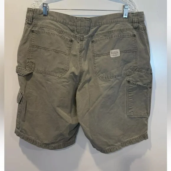 Columbia Sportswear Co. Green Cotton Cargo 10.5” Shorts Men's Size 38 (1633) - Picture 2 of 5